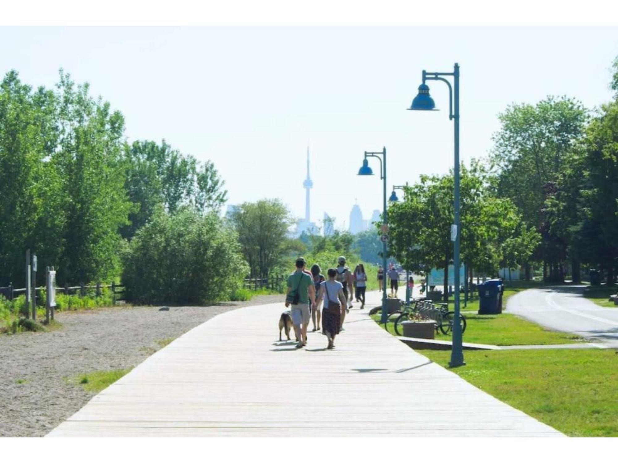 Lovely Leslieville, Exploring Nature In The City Toronto Dış mekan fotoğraf